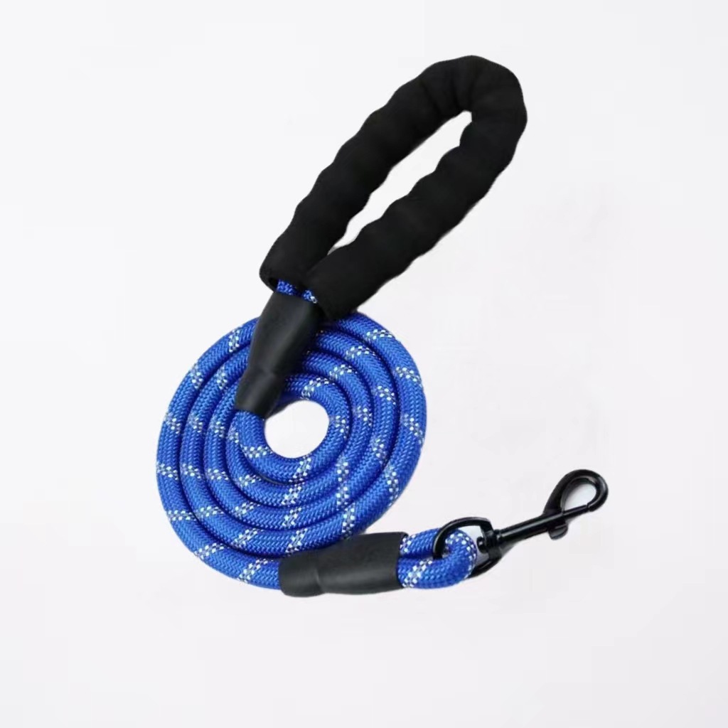 Anti-escape Reflective Pet Leash For Outdoor Use image 5